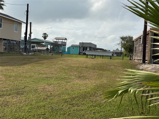 1222 County Road 204, Sargent, TX 77414