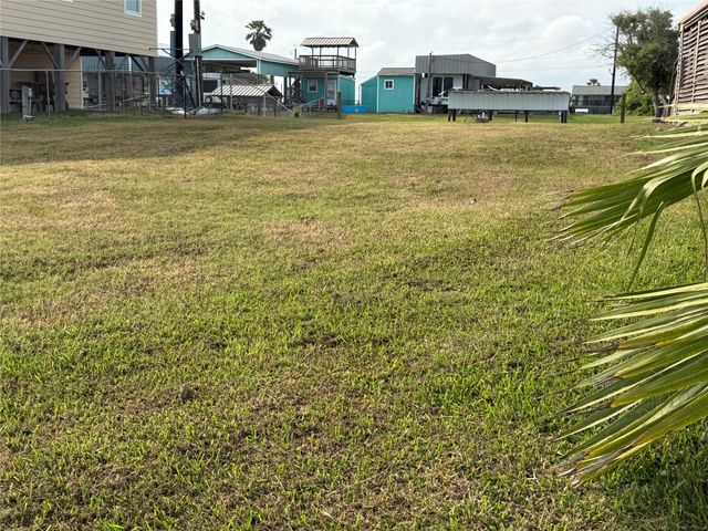 1222 County Road 204, Sargent, TX 77414