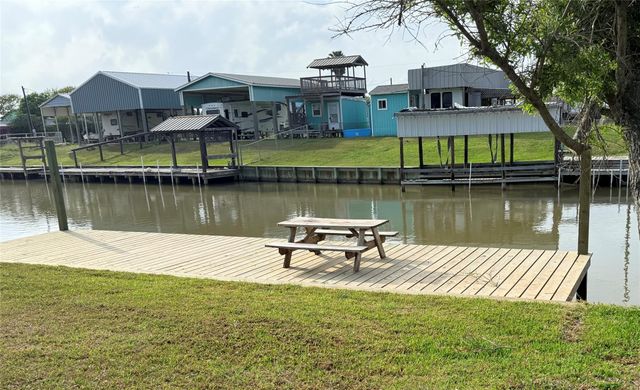 1222 County Road 204, Sargent, TX 77414