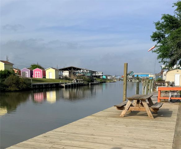 1222 County Road 204, Sargent, TX 77414