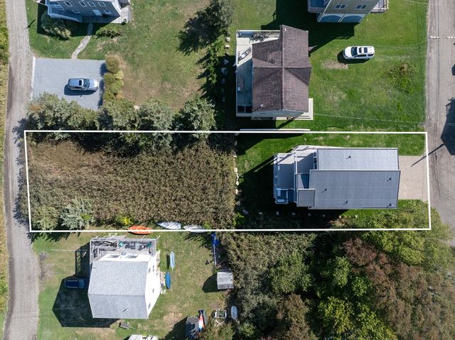 8 Channel St, Mattapoisett, MA 02739