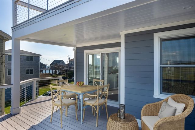 8 Channel St, Mattapoisett, MA 02739