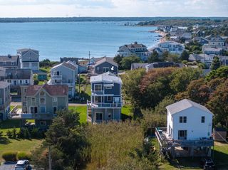 8 Channel St, Mattapoisett, MA 02739