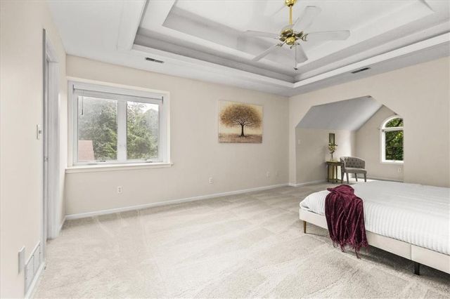 2823 S Stoneridge Drive, Blue Springs, MO 64015