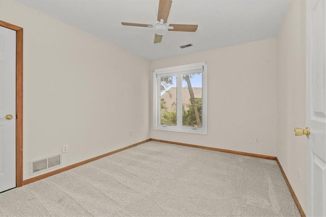 2823 S Stoneridge Drive, Blue Springs, MO 64015