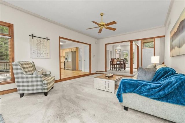 2823 S Stoneridge Drive, Blue Springs, MO 64015