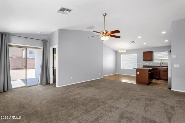 509 E DANIELLA Drive, San Tan Valley, AZ 85140