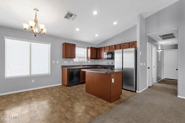 509 E DANIELLA Drive, San Tan Valley, AZ 85140