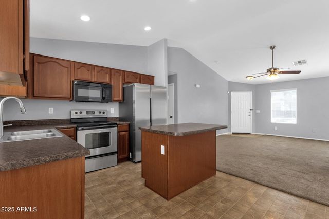 509 E DANIELLA Drive, San Tan Valley, AZ 85140