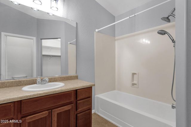 509 E DANIELLA Drive, San Tan Valley, AZ 85140