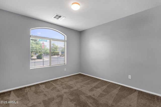 509 E DANIELLA Drive, San Tan Valley, AZ 85140