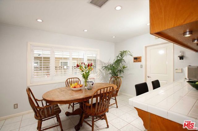 16600 Nordhoff Street, North Hills (los Angeles), CA 91343