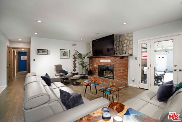 16600 Nordhoff Street, North Hills (los Angeles), CA 91343