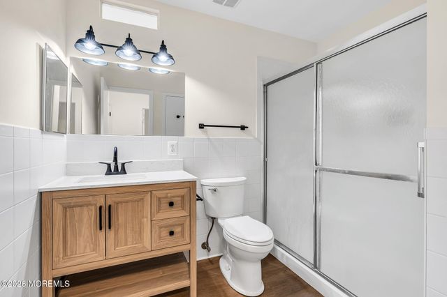 1 Hampshire Road, Toms River, NJ 08757