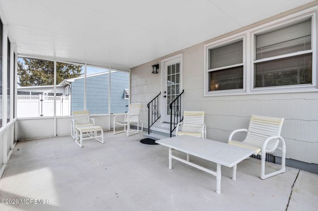 1 Hampshire Road, Toms River, NJ 08757