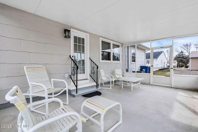 1 Hampshire Road, Toms River, NJ 08757