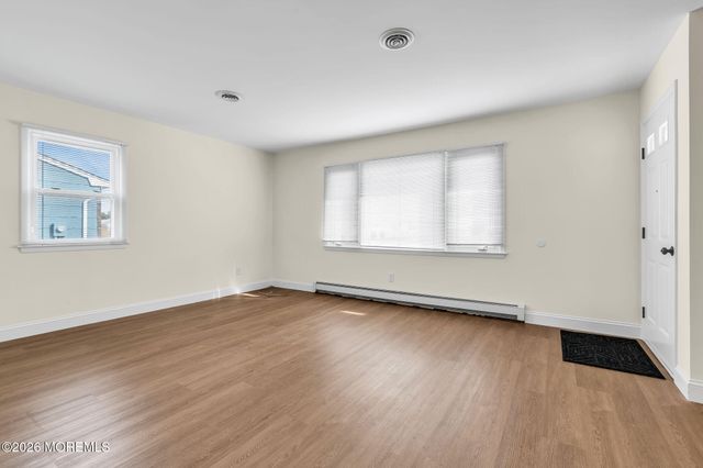 1 Hampshire Road, Toms River, NJ 08757