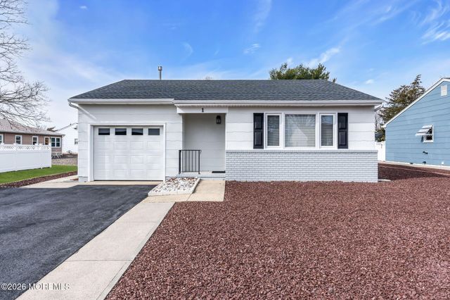 1 Hampshire Road, Toms River, NJ 08757