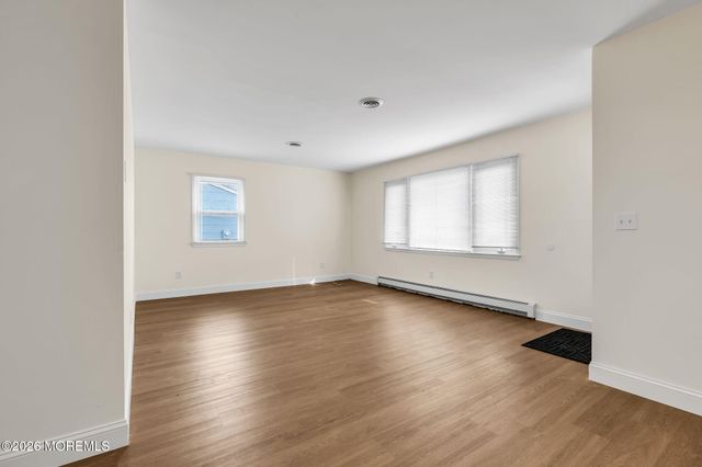 1 Hampshire Road, Toms River, NJ 08757