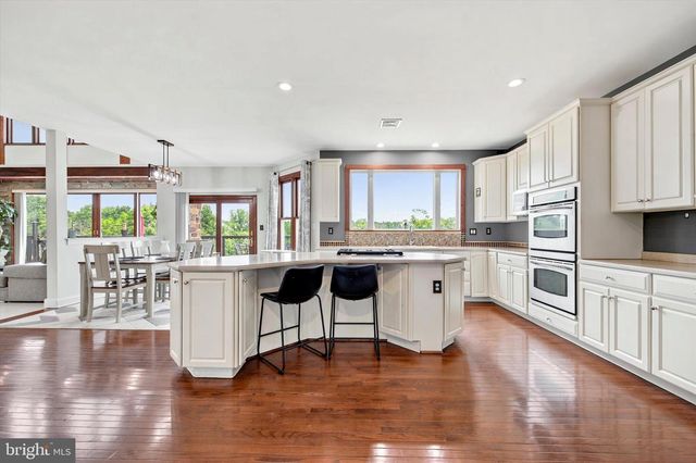535 CHAMPIONSHIP DR, Harleysville, PA 19438