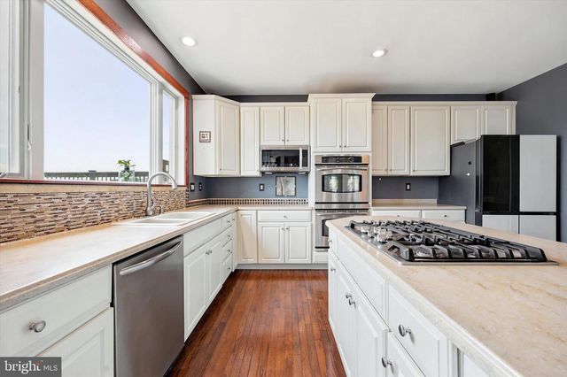 535 CHAMPIONSHIP DR, Harleysville, PA 19438