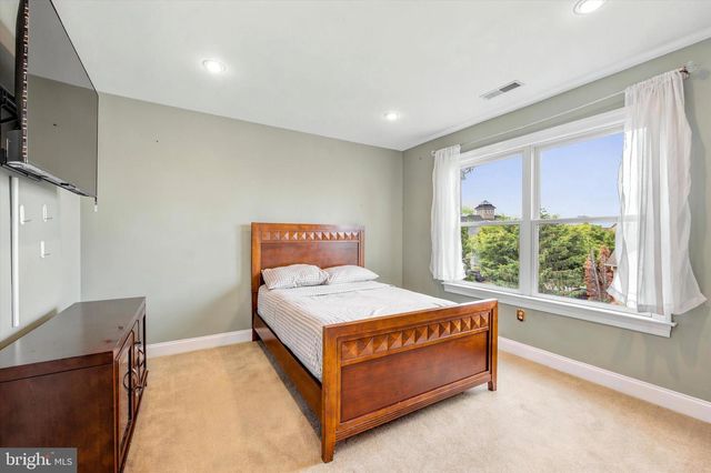535 CHAMPIONSHIP DR, Harleysville, PA 19438