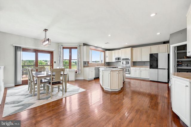 535 CHAMPIONSHIP DR, Harleysville, PA 19438