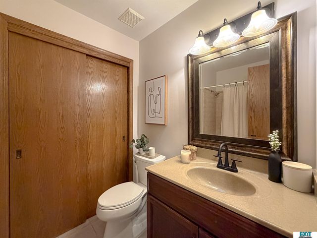 8031 Basswood Court, Lincoln, NE 68506
