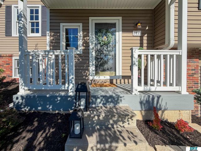8031 Basswood Court, Lincoln, NE 68506