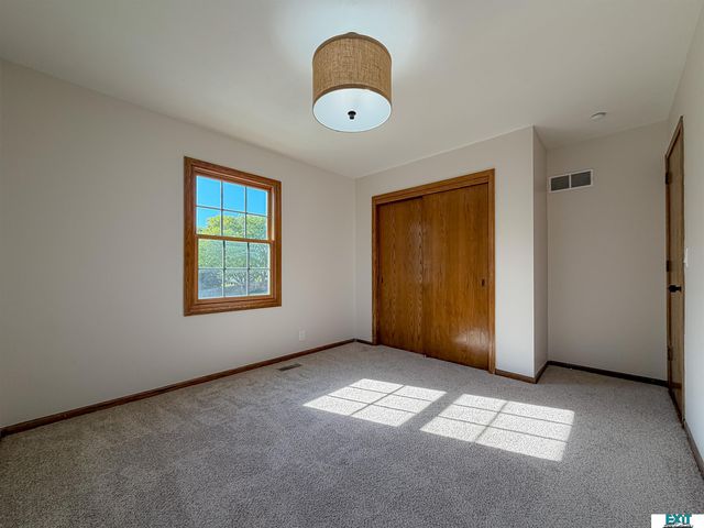 8031 Basswood Court, Lincoln, NE 68506