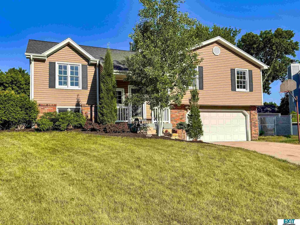 8031 Basswood Court, Lincoln, NE 68506