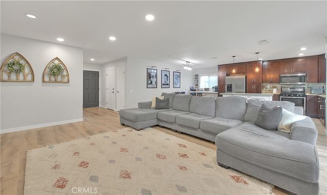 915 Auburndale, Corona, CA 92878