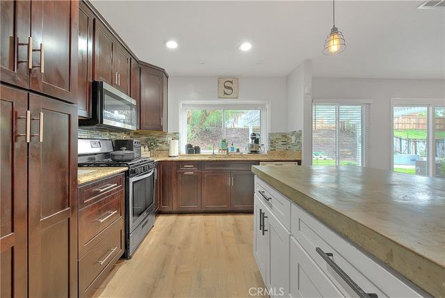 915 Auburndale, Corona, CA 92878