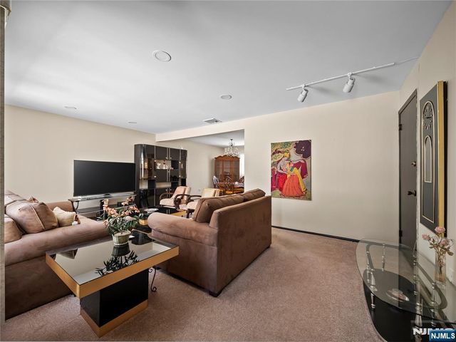 5 Woodland Road, Bloomfield, NJ 07003