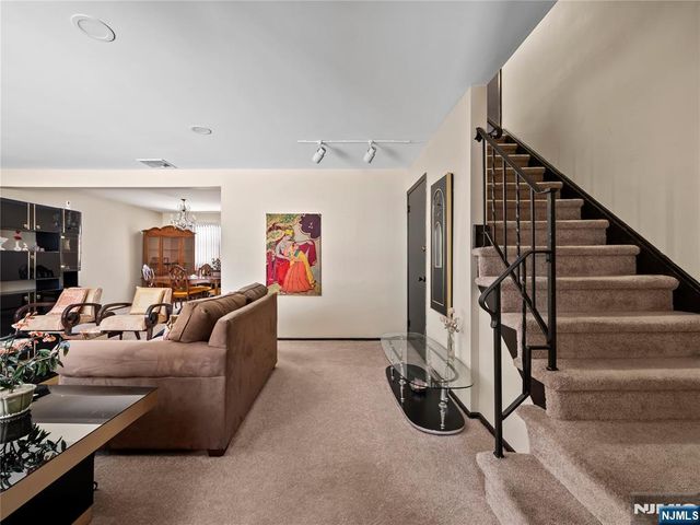 5 Woodland Road, Bloomfield, NJ 07003