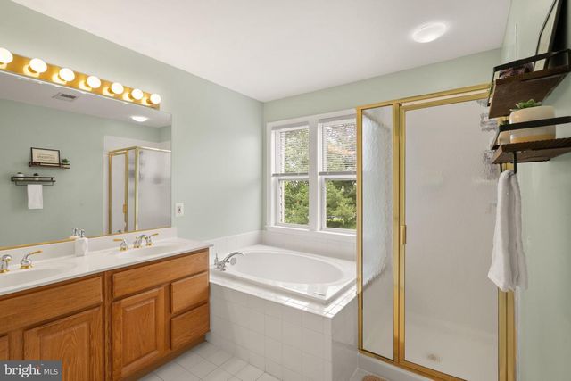 21078 ROAMING SHORES TER, Ashburn, VA 20147