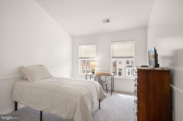 21078 ROAMING SHORES TER, Ashburn, VA 20147