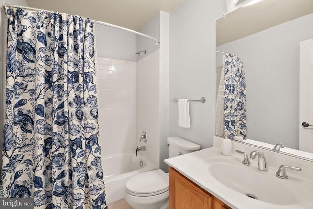 21078 ROAMING SHORES TER, Ashburn, VA 20147