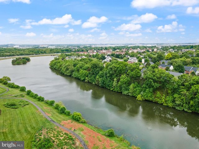 21078 ROAMING SHORES TER, Ashburn, VA 20147