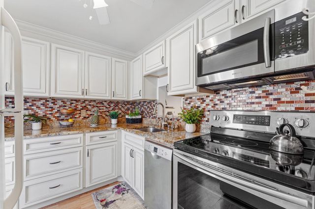 2191 NE 1st Court 202, Boynton Beach, FL 33435