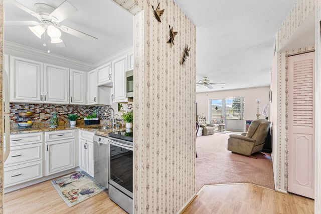 2191 NE 1st Court 202, Boynton Beach, FL 33435