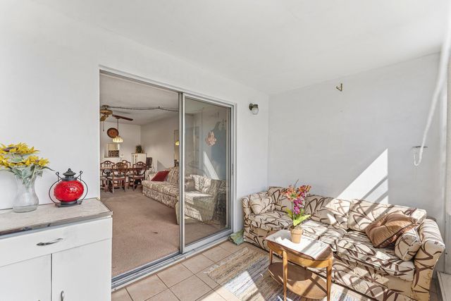 2191 NE 1st Court 202, Boynton Beach, FL 33435