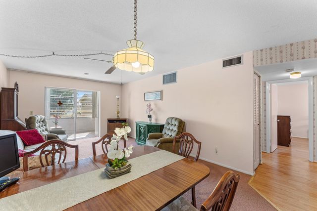 2191 NE 1st Court 202, Boynton Beach, FL 33435