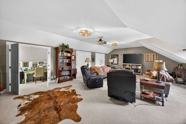 211 Tomlon Rd, Crossville, TN 38555