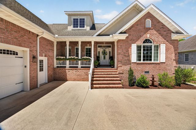 211 Tomlon Rd, Crossville, TN 38555