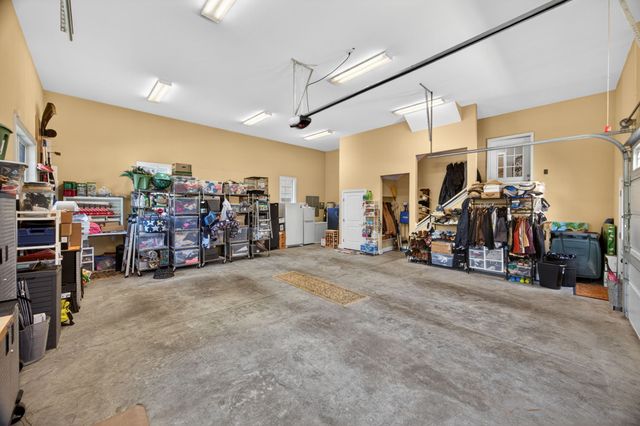 211 Tomlon Rd, Crossville, TN 38555
