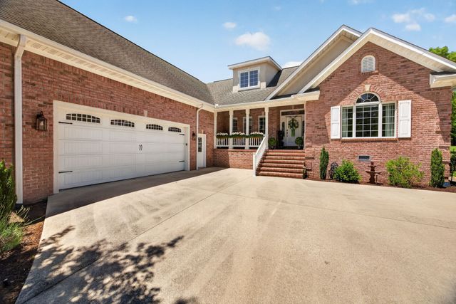 211 Tomlon Rd, Crossville, TN 38555