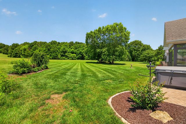 211 Tomlon Rd, Crossville, TN 38555