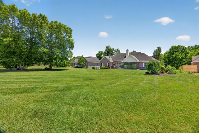 211 Tomlon Rd, Crossville, TN 38555