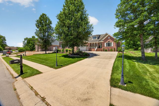 211 Tomlon Rd, Crossville, TN 38555
